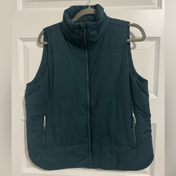 Vuori Women's Puffer Vest - Deep Teal - Picture 1 of 6